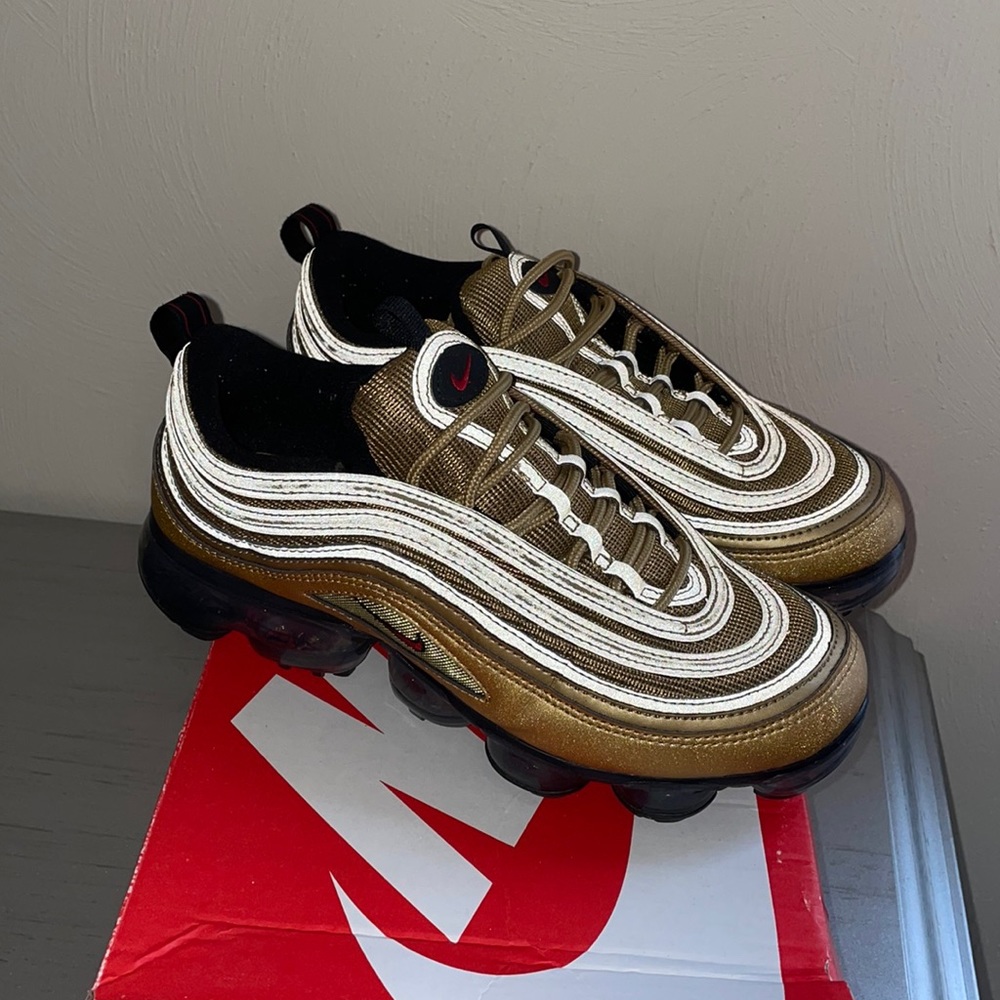 Gold Nike Vapormax size 6.5